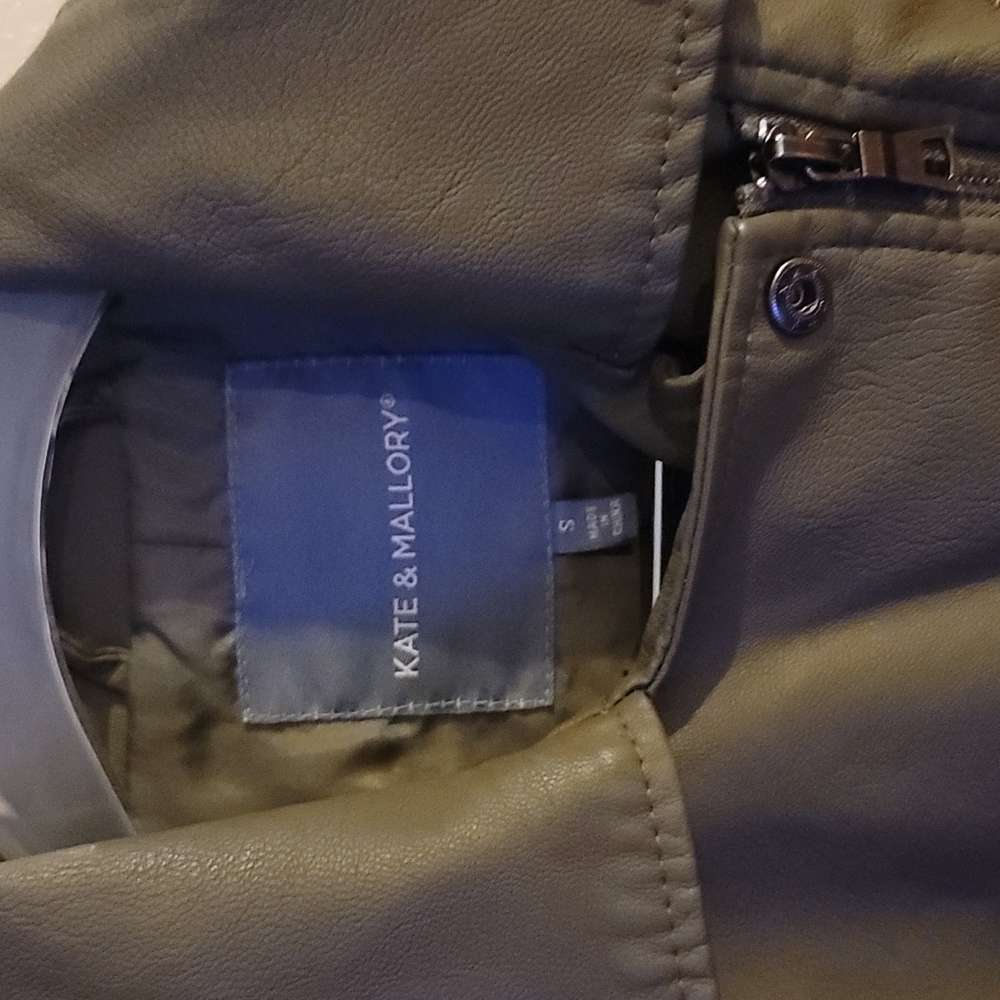 Coat - Picture 2 of 4